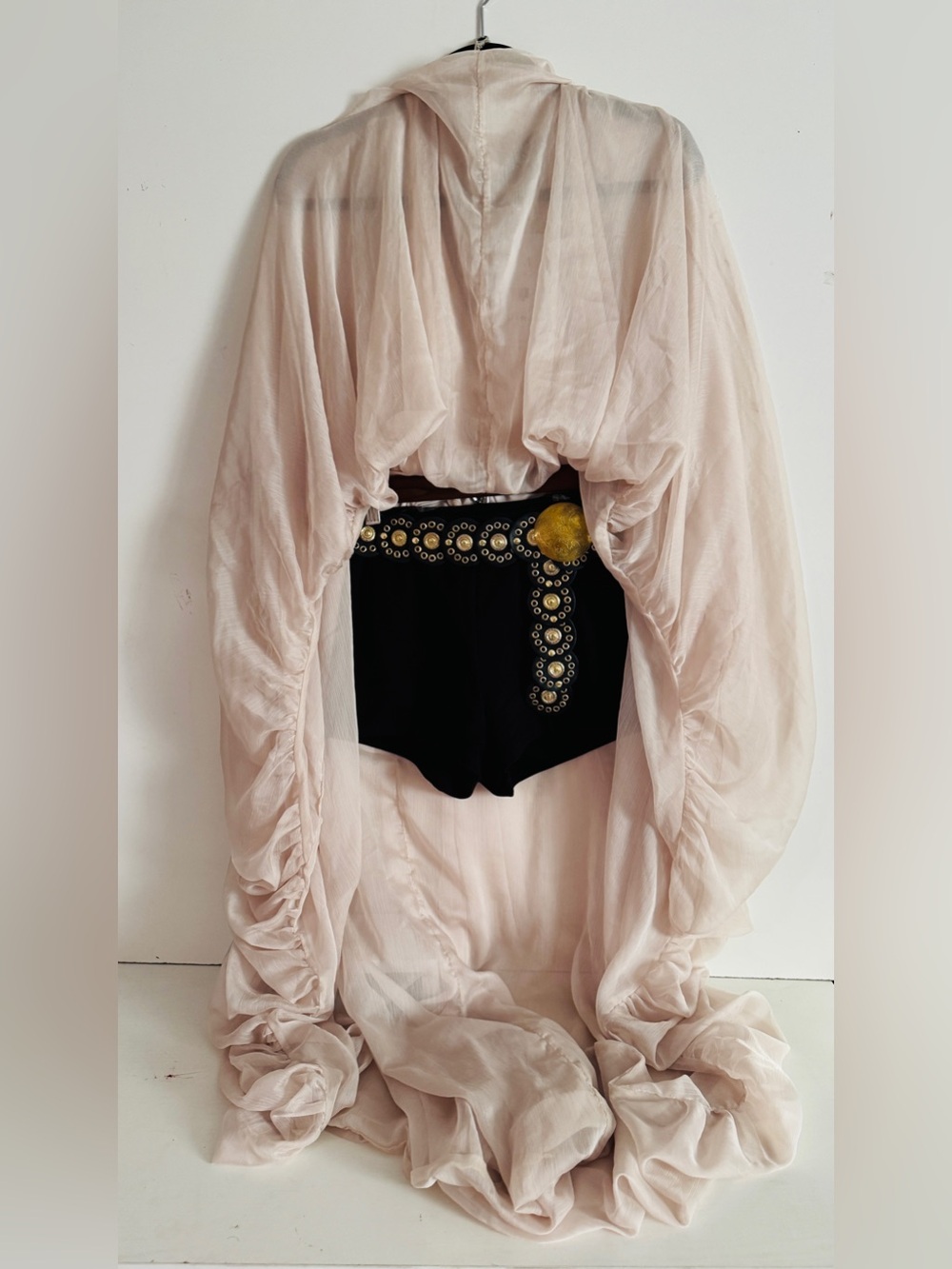 REVOLVE 3 PIECE OUTFIT -CHIFFON HIGH/LO BLOUSE MINI SHORTS & BELT NEW W/TAGS! - Picture 4 of 8